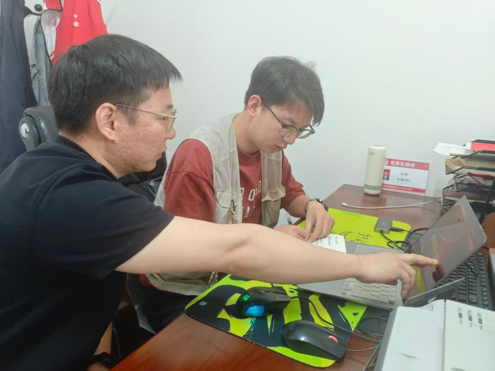 以影聚力以学促能——市交通运输服务中心乌拉特中旗所开展职工摄影技术学习交流活动(图1)